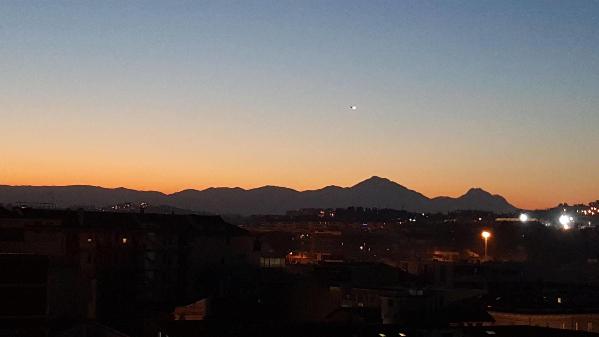 Upper Panzió Pescara Kültér fotó